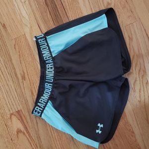 Women’s UA “play up” shorts